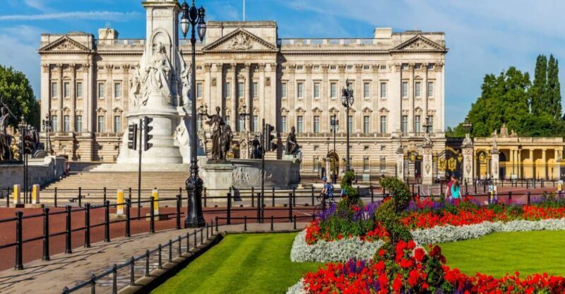 Buckingham Palace Exterior and Royal History Private Tour - The Value of a Private Guide and Transfers