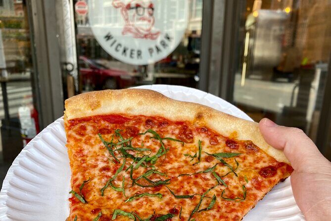 Bucktown Pizza Crawl in Chicago - Sights and Holiday Festivities Along the Way