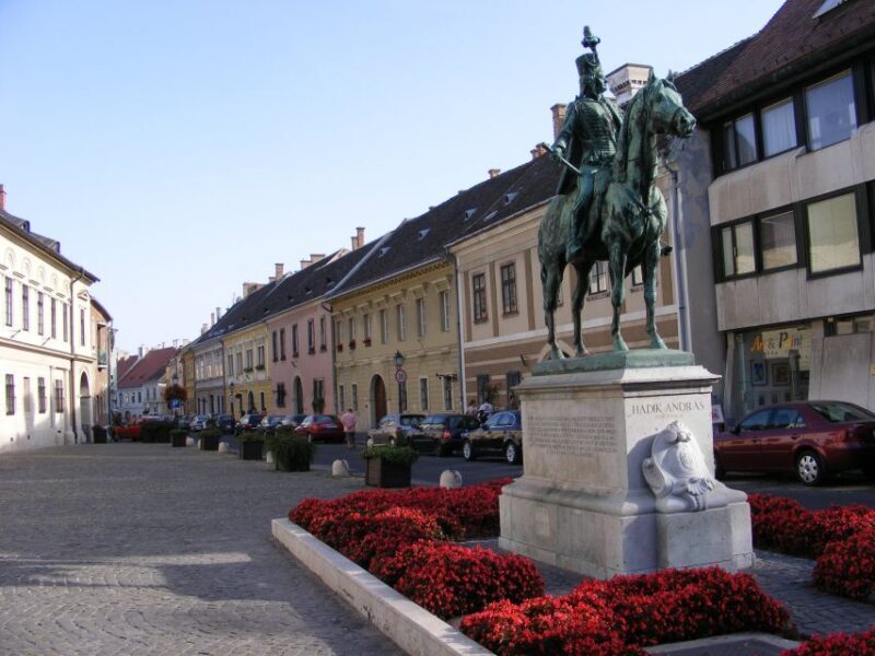 Budapest 3-Hour Private Walking Tour with Route Options - Key Points