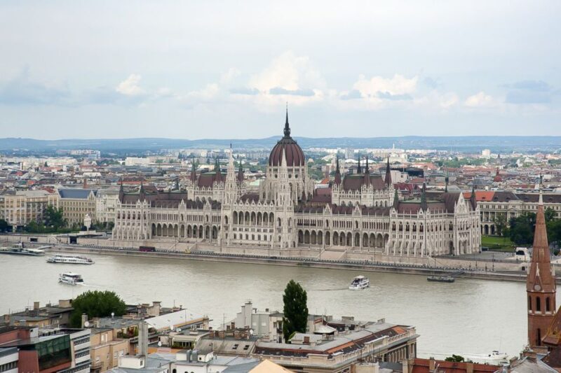 Budapest 3-Hour Walking Tour in Italian - A Deep Dive into the Tour Itinerary