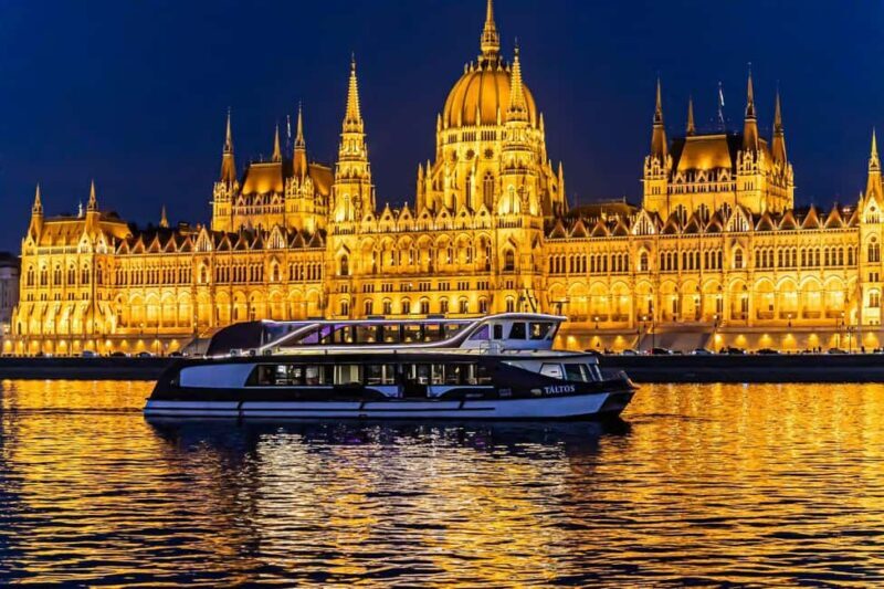 Budapest: 4-Course Dinner Cruise with Piano Bar - Key Points