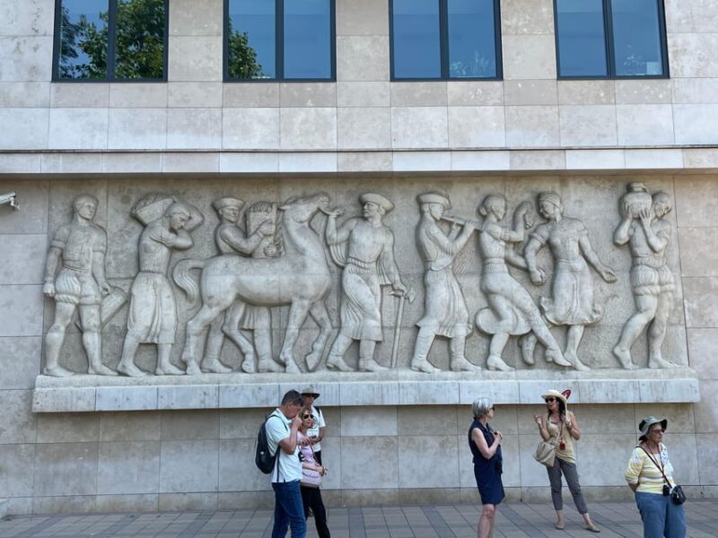 Budapest: Assist the Authorities Outdoor Escape Room Game - FAQs