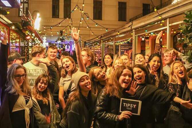Budapest: Bar Crawl Tour with Drinks and Shots Included - Group Size & Atmosphere