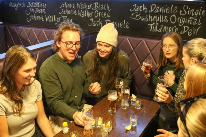 Budapest: Bar Crawl Tour with Local Drinks - Key Points