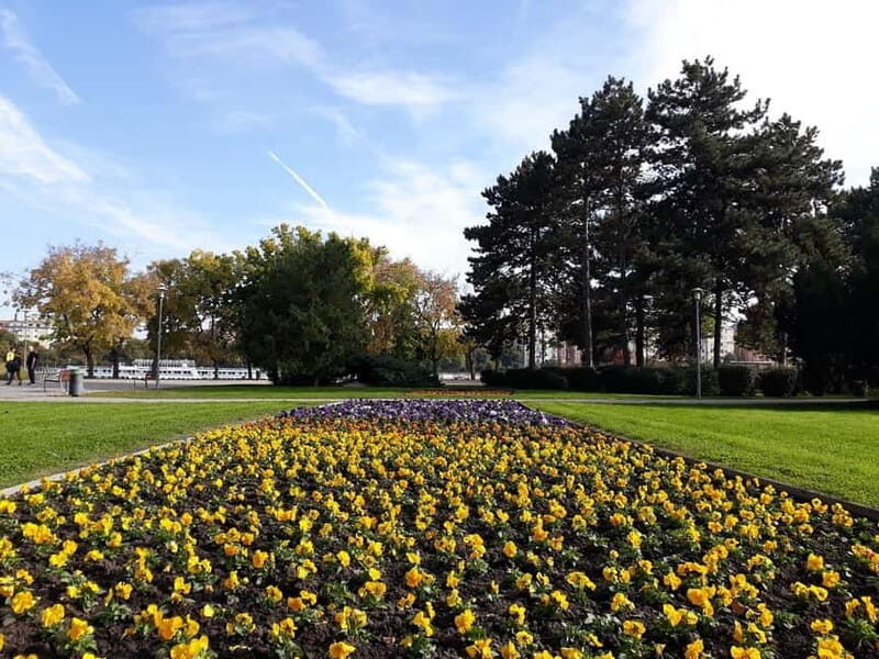 Budapest: Best Gardens Walking Tour & Hungarian Folk Music - A Walk through Budapest’s Most Beautiful Gardens
