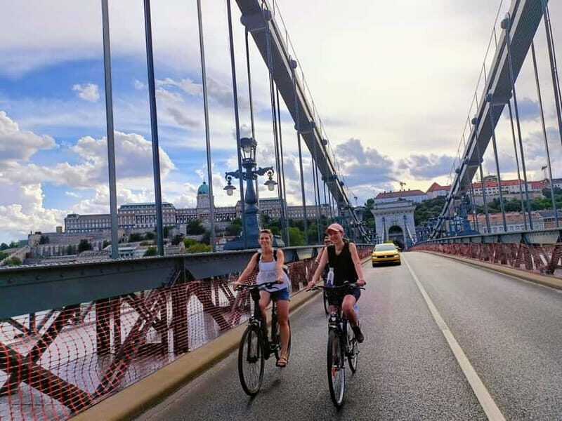 Budapest & Castle E-bike Tour with a local guide - Key Points