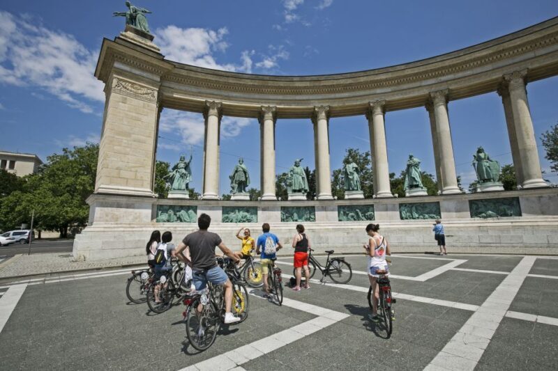 Budapest: City Bike Tour with Coffee Stop - Key Points