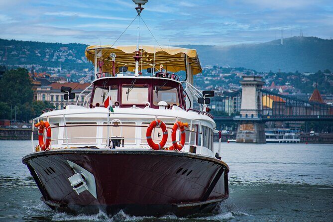 Budapest Cruise with Audio Guide  Day, Sunset and Night Option - Key Points