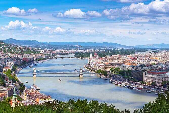 Budapest Cruise with Audio Guide  Day, Sunset and Night Option - FAQs