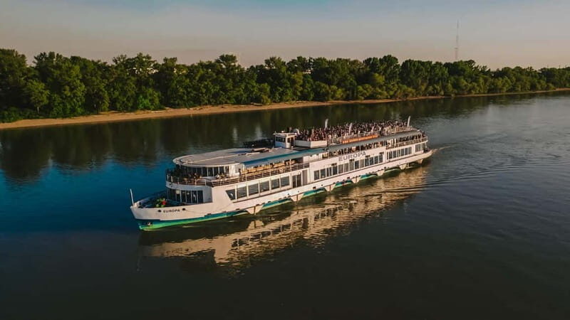 Budapest: Cruisin' Boat Party Tour with Electronic Music - An Overview of the Budapest Cruisin’ Boat Party