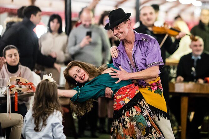 Budapest Danube Cruise with Buffet Dinner, Performances and Music - Experience Breakdown: What You Can Expect