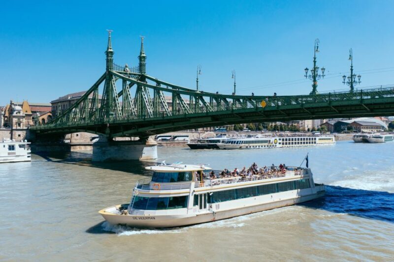 Budapest: Day or Night River Cruise on Panoramic Boat - FAQ