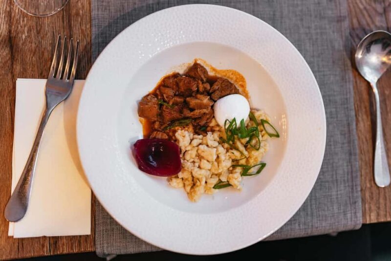 Budapest Food Walking Tour: Eat, Sip & Explore Like a Local - What to Expect from the Food and Drinks