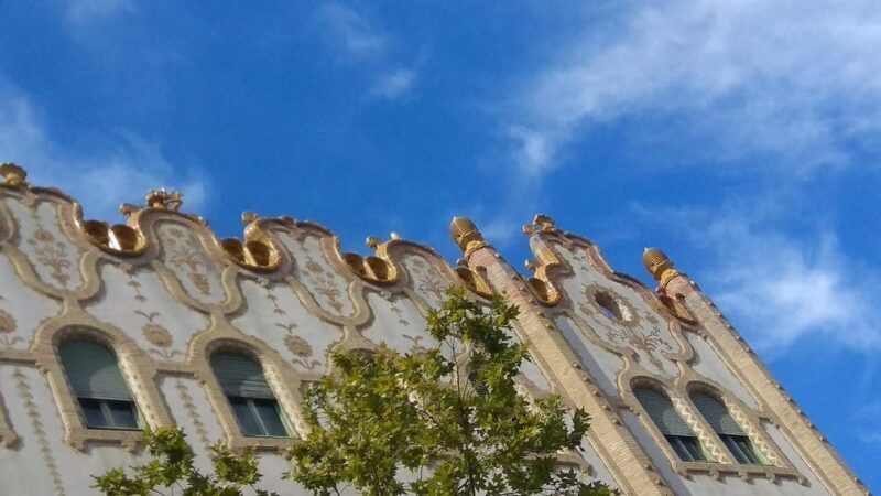 Budapest: Guided City Walking Tour in Buda and Pest - Authenticity and Insider Knowledge