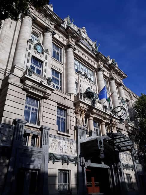 Budapest: Guided Musical Tour & Folk Music Performance - Key Points