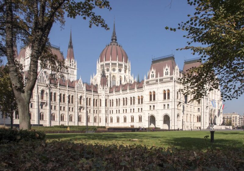 Budapest: Guided Walking Tour of Pest - What to Expect from the Experience