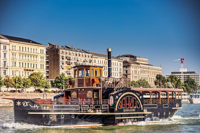Budapest Historical Cruise with Welcome Frizzante & Audio Guide - Key Points