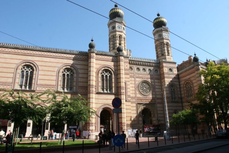 Budapest: Jewish Heritage Guided Tour with Synagogue Ticket - Key Points