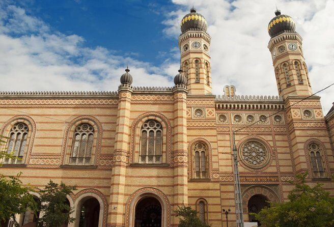 Budapest Jewish Heritage Tour & Synagogue Ticket - How the Tour is Structured and What You Can Expect