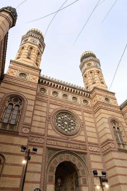 Budapest: Jewish Quarter Walking Tour with Synagogue Entry - A Closer Look at the Budapest Jewish Quarter Tour