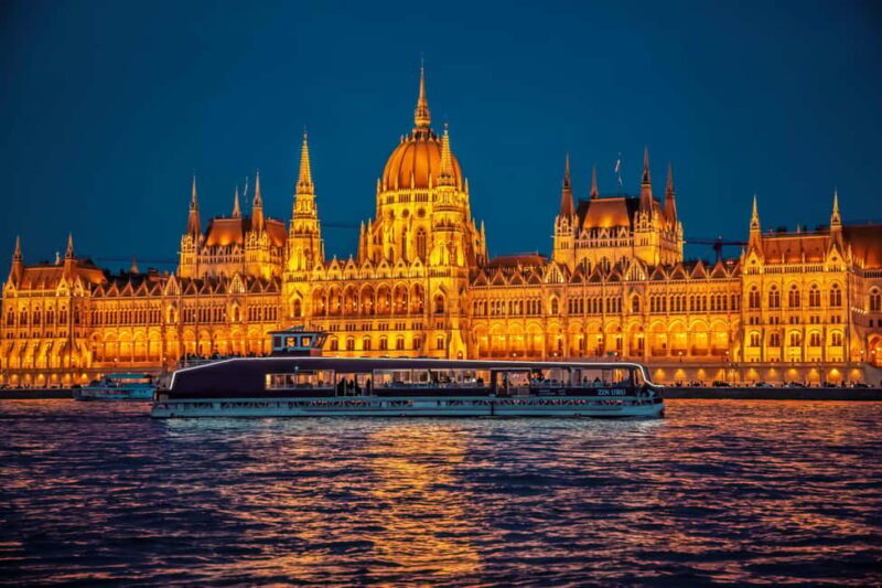 Budapest: Midnight Prosecco Cruise - Key Points