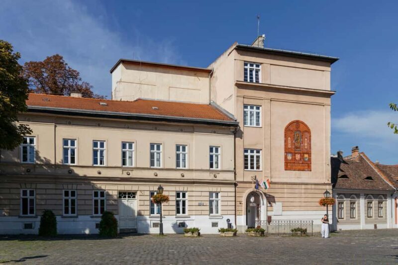 Budapest: Old Buda Walking Tour & Folk Music Performance - The Folk Music & Dance Show