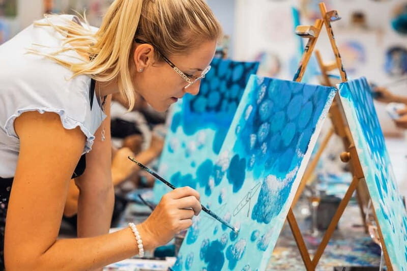 Budapest: Paint and sip experience - An In-Depth Look at the Paint and Sip Experience