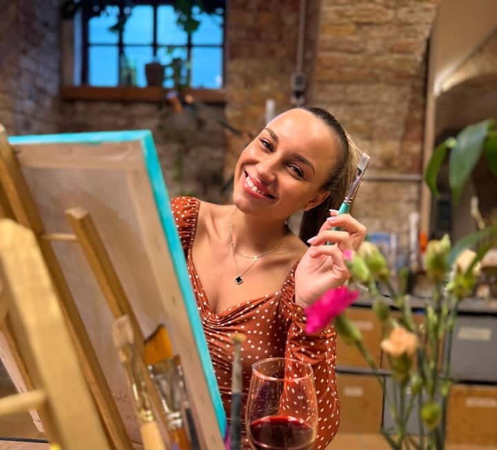 Budapest: Painting Workshop with Snacks and Wine - Who Is This Tour Best For?