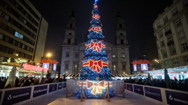 Budapest: Parliament, Christmas Market and Ferris Wheel - An In-Depth Look at the Tour Experience