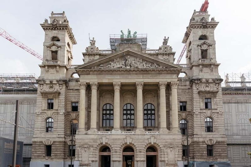 Budapest: Parliament & Its Surroundings Tour with Folk Music - FAQ