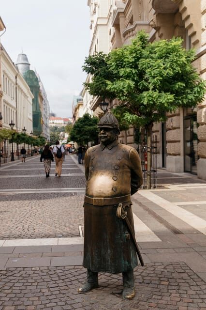 Budapest: Pest Side Walking Tour with Folk Music Performance - An In-Depth Look at the Pest Side Walking Tour