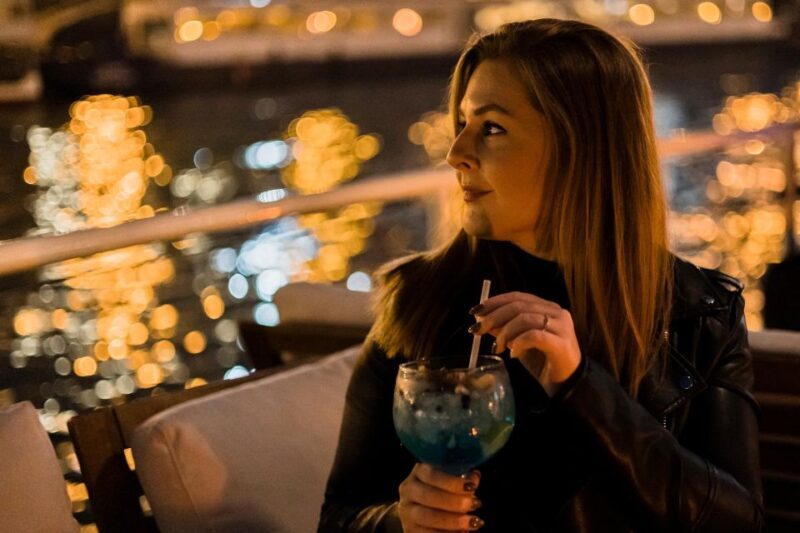 Budapest: Premium Sightseeing Cruise with Tokaj Frizzante - FAQs