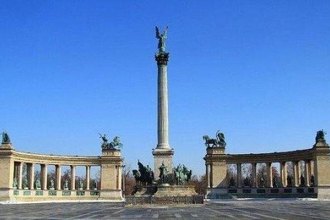 Budapest Private 2 hrs. Mercedes Sightseeing Tour - Key Points