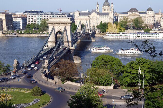 Budapest Private City Tour by car in 4 hours - FAQ