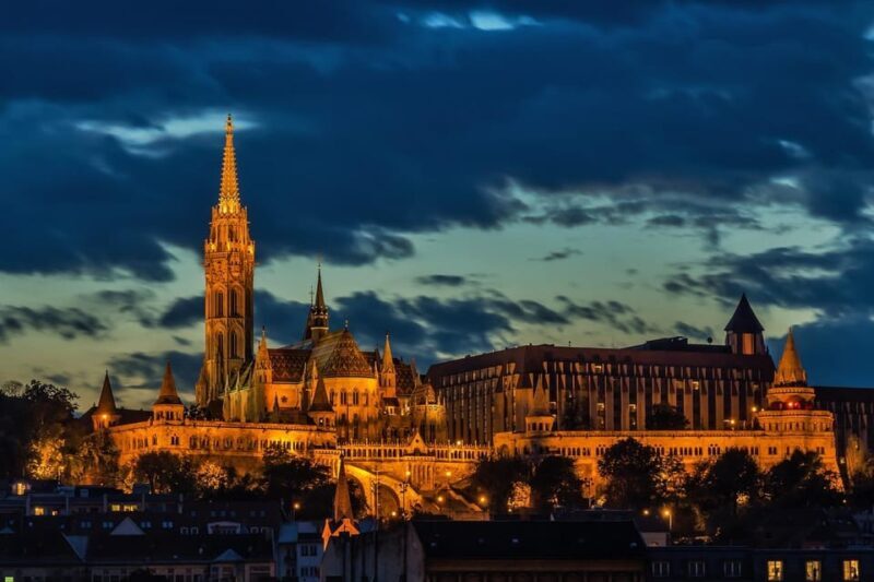 Budapest: Private Night Tour with a Local - Key Points