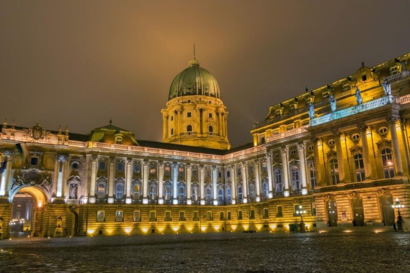 Budapest - Private Tour including Castle visit - Key Points