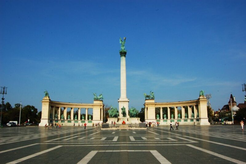 Budapest: Private Walking Tour of City with Spanish Guide - Practical Considerations and Value
