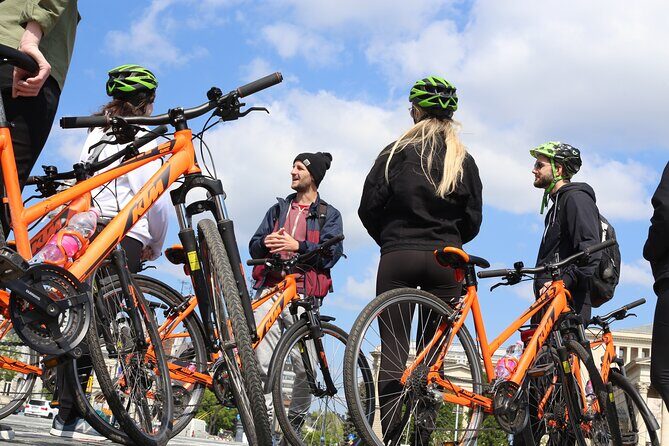 Budapest relaxed bicycle tour at sunset - Key Points