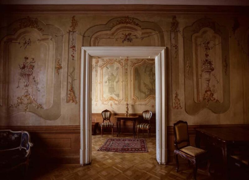 Budapest: Secrets of the Old Town of Buda Guided Walk - Walking Through History and Architecture