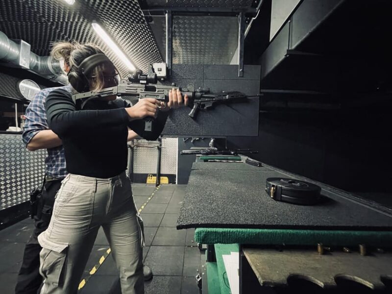 Budapest: Shooting Experience for Couples, The Perfect Date - A Closer Look at the Shooting Experience in Budapest