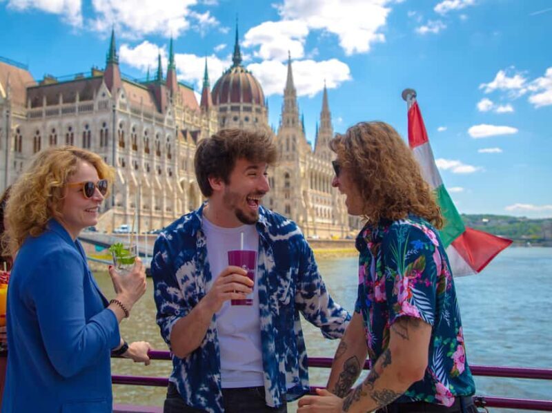 Budapest Sightseeing Cruise with Welcome Drink - The Sum Up