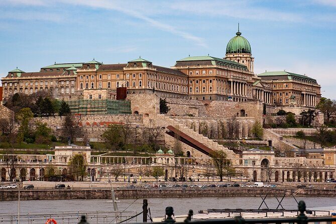 Budapest Sightseeing with Drink Included - Who Will Love This Tour?