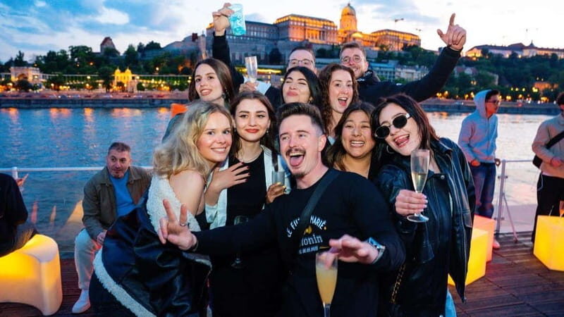 Budapest: Sip and Sail River Cruise with Unlimited Prosecco - Key Points