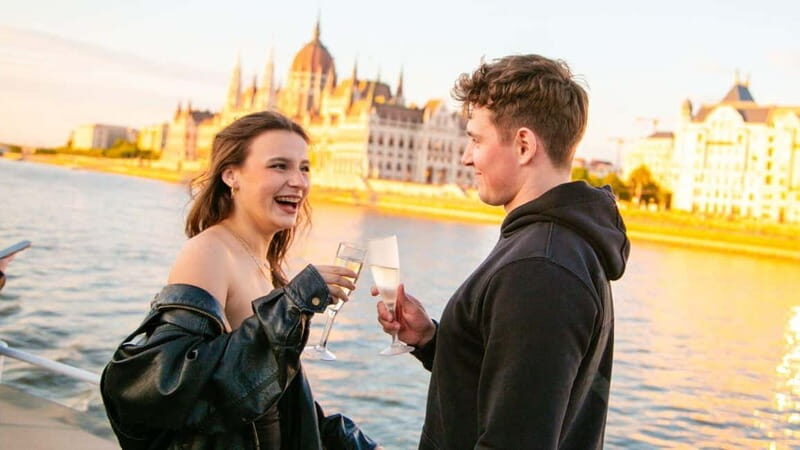 Budapest: Sip and Sail River Cruise with Unlimited Prosecco - Each Stop and Its Charm