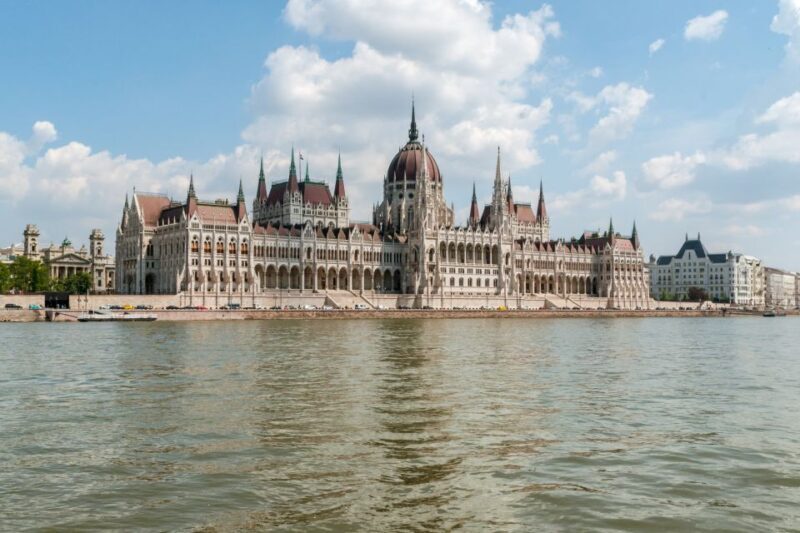 Budapest: Summer Brunch & Cruise with Prosecco or Cake - Who Would Love This Experience?
