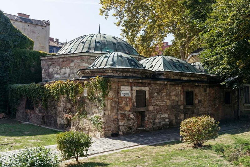 Budapest Thermal Baths Tour & Folk Music Performance - Key Points