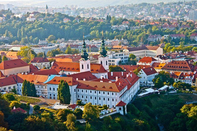 Budapest to Prague - Private Transfer with 2 hours of Sightseeing - Key Points