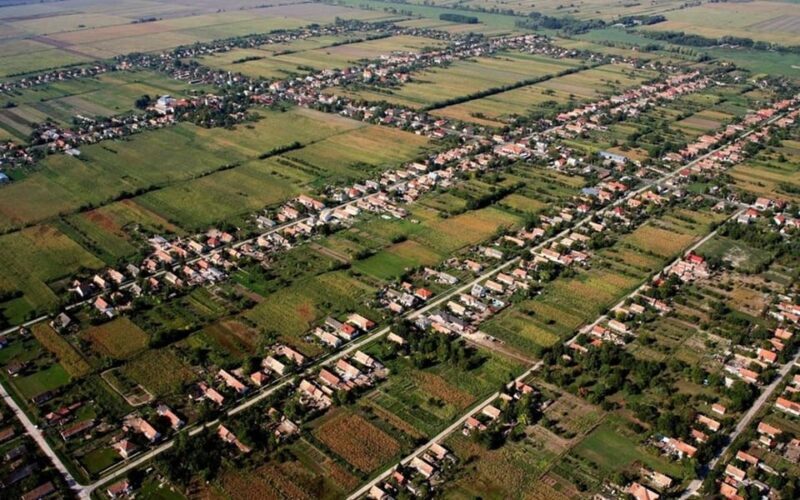 Budapest to Székesfehérvár: Private Day Trip with Local - Lakeside Serenity: Lake Velence and Lake Balaton