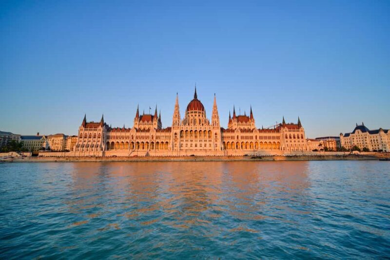 Budapest: Unlimited Prosecco & Aperol Sightseeing Cruise - The value of this cruise