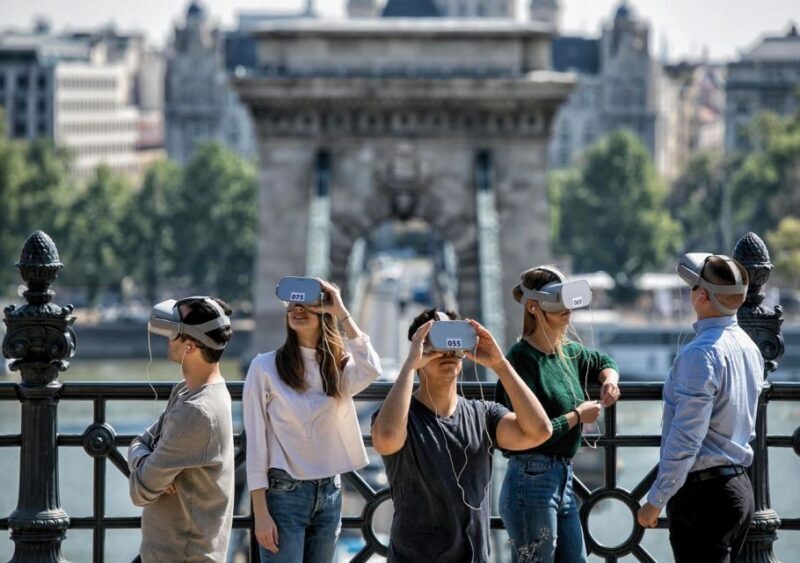 Budapest: Virtual Reality Tour in 8 Languages - What Reviews Tell Us